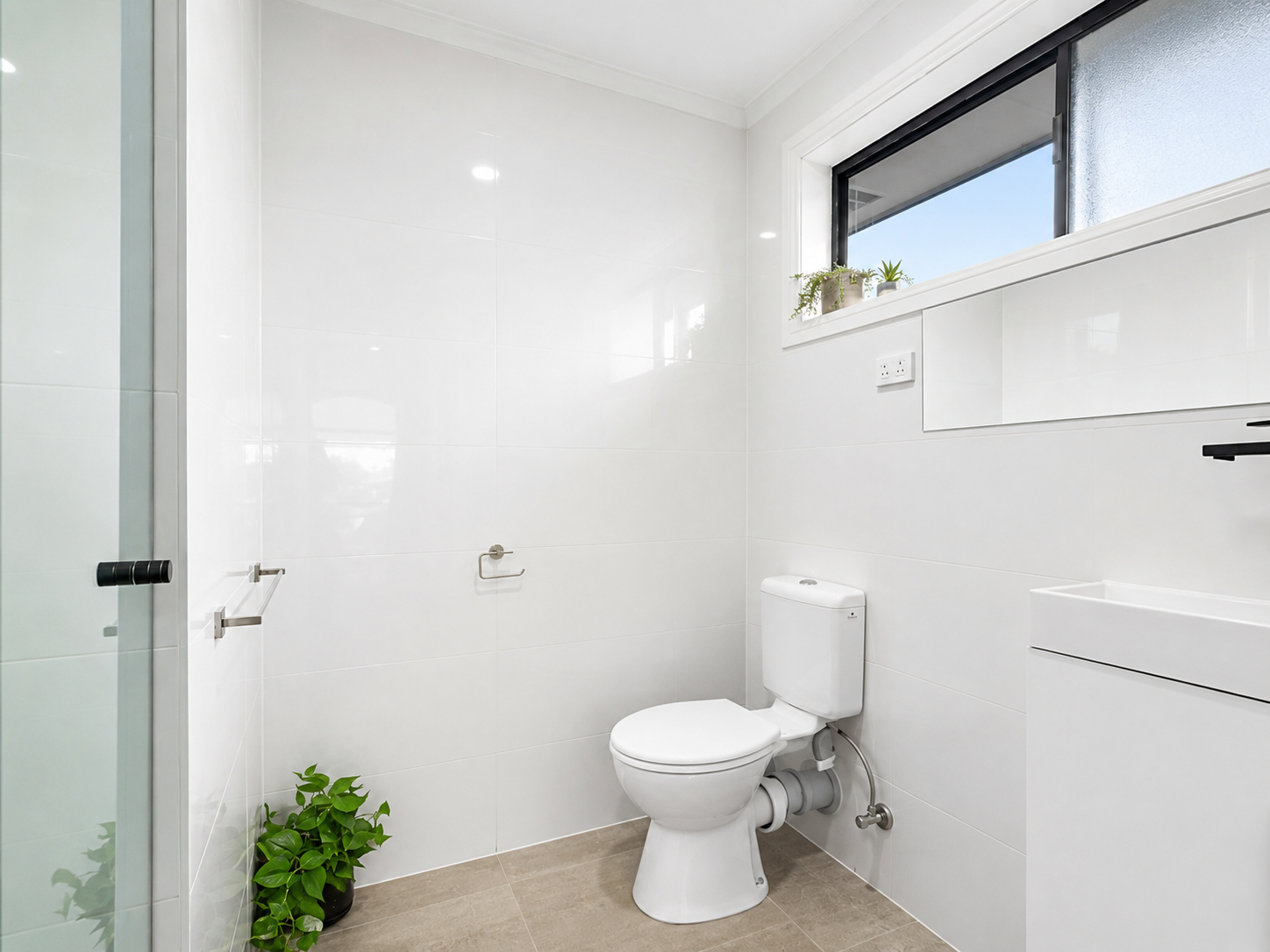 ensutie bathroom